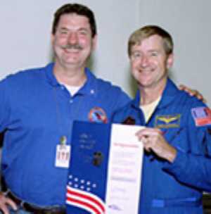 2004 rcd  Raymond wi astronaut Frank Culbertson receives Silver Snoopy  Award